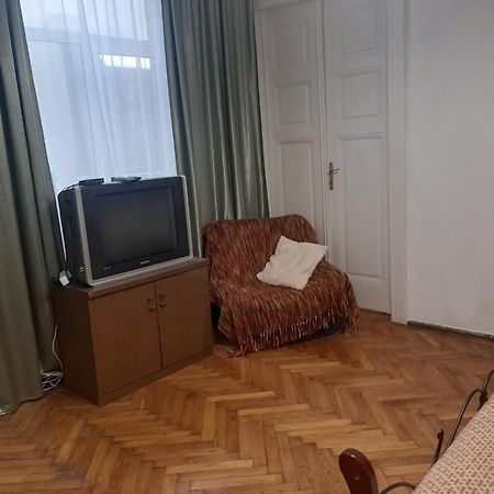 Kvartira Na B Khmelnytskoho Lviv Exterior photo